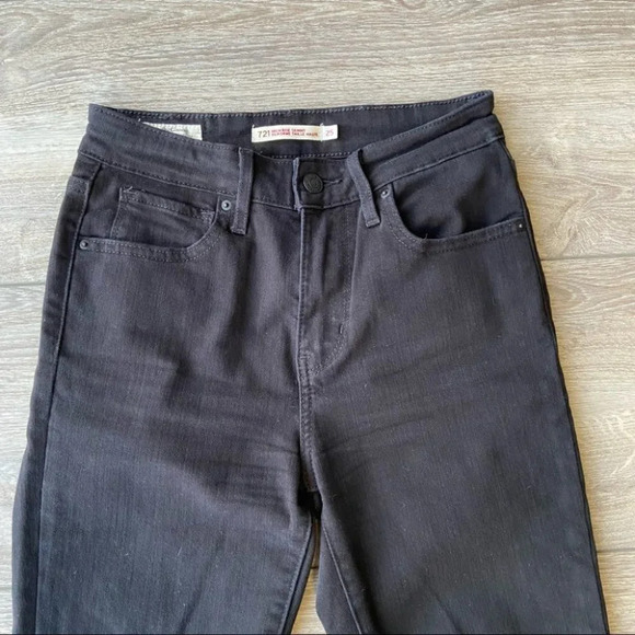 Levi’s 721 Ripped High Waist  Cropped Raw Hem Skinny Jeans - Picture 5 of 16